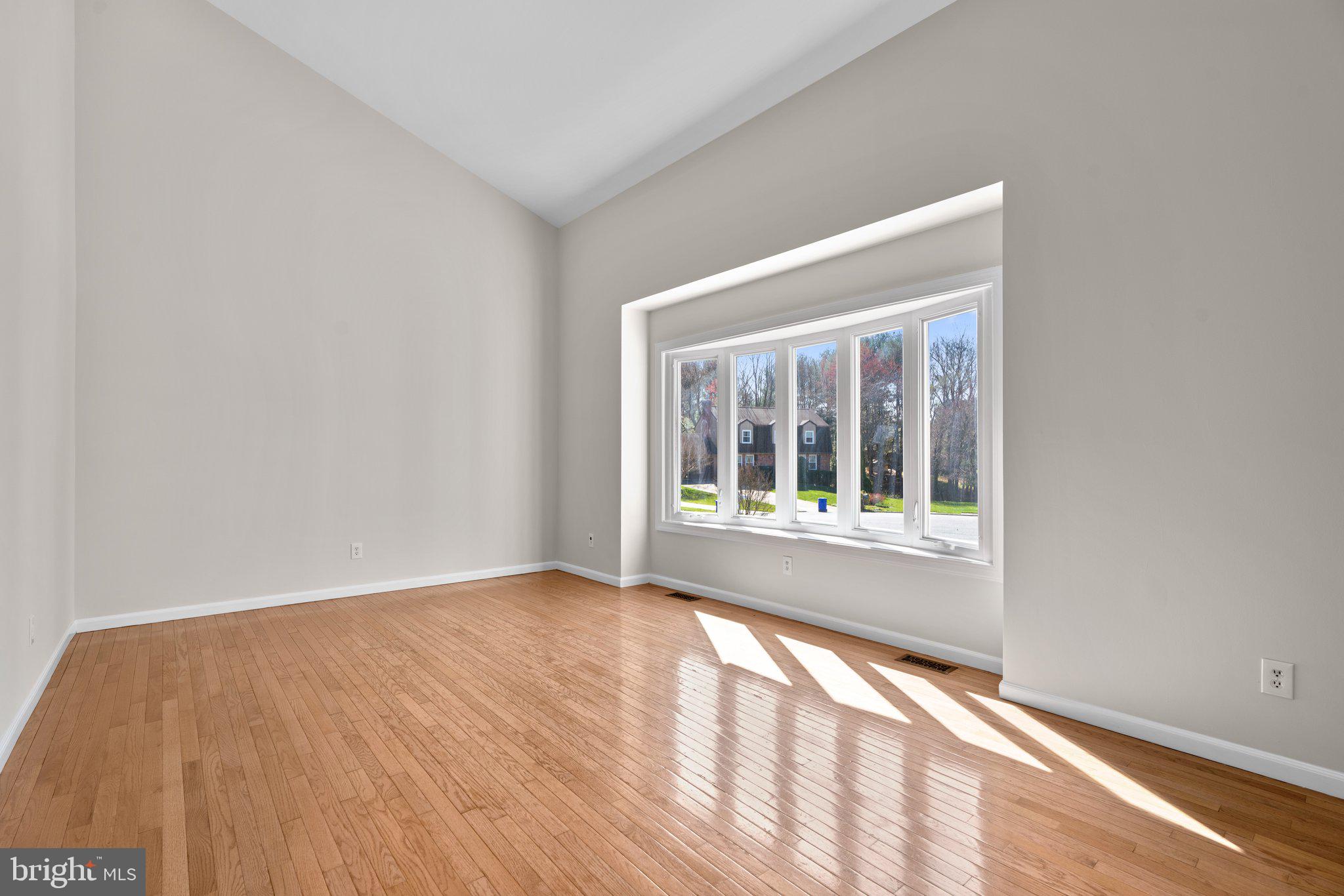 9777 Hillsmere Road Ellicott City, MD 21042 - Photo 7 of 55 Living Room