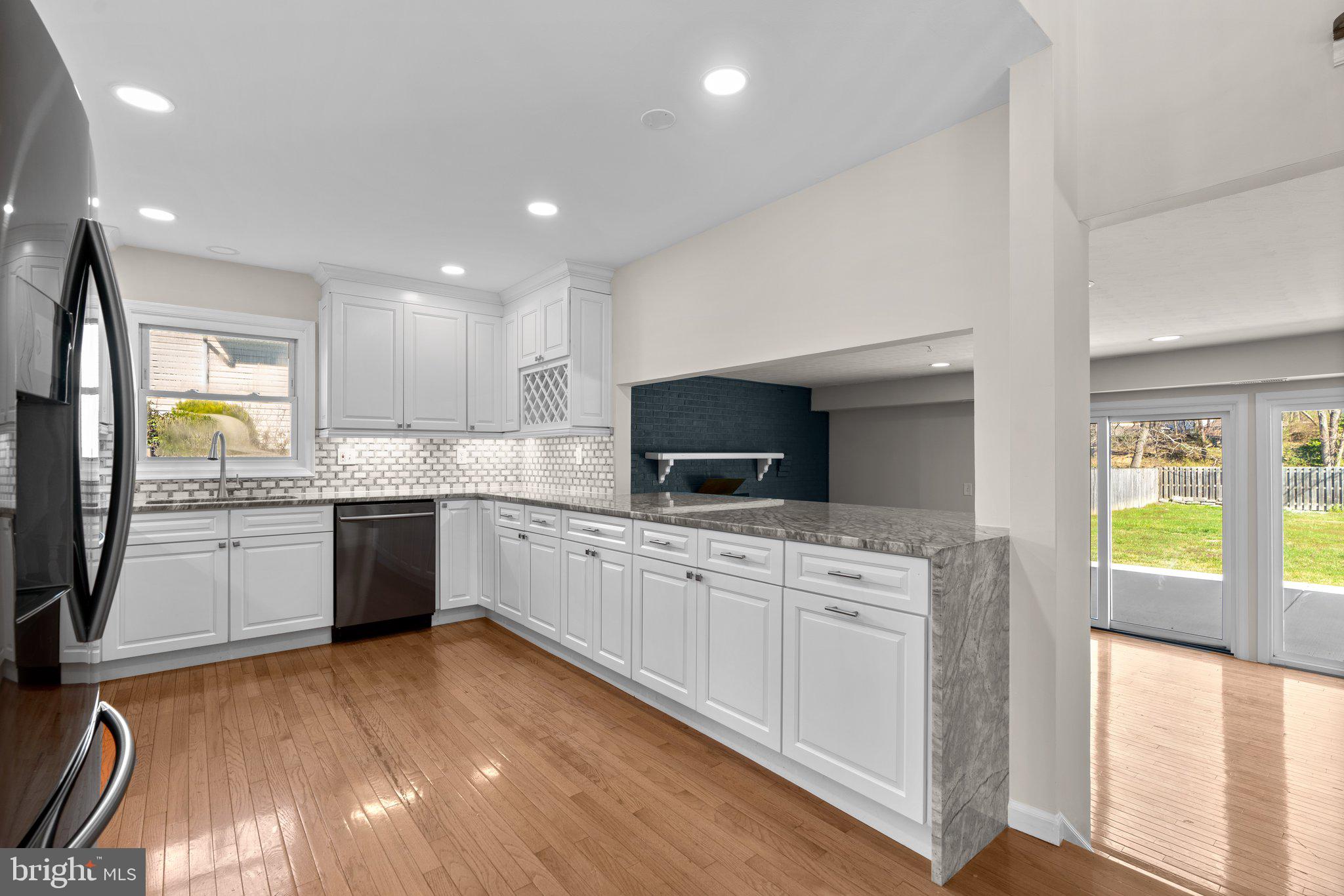 9777 Hillsmere Road Ellicott City, MD 21042 - Photo 10 of 55 Kitchen
