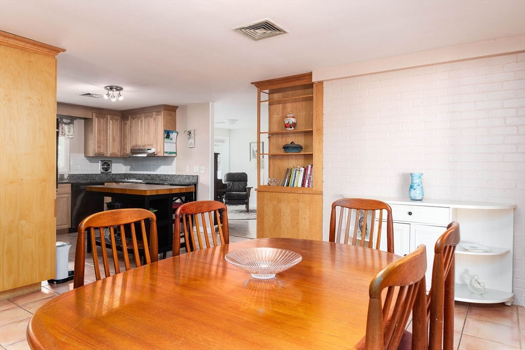49 Barry Road Worcester, MA 01609 - Photo 19 of 37 Gallery Image 19