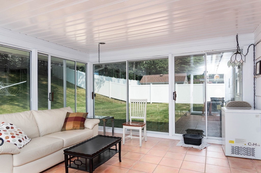 49 Barry Road Worcester, MA 01609 - Photo 23 of 37 Gallery Image 23