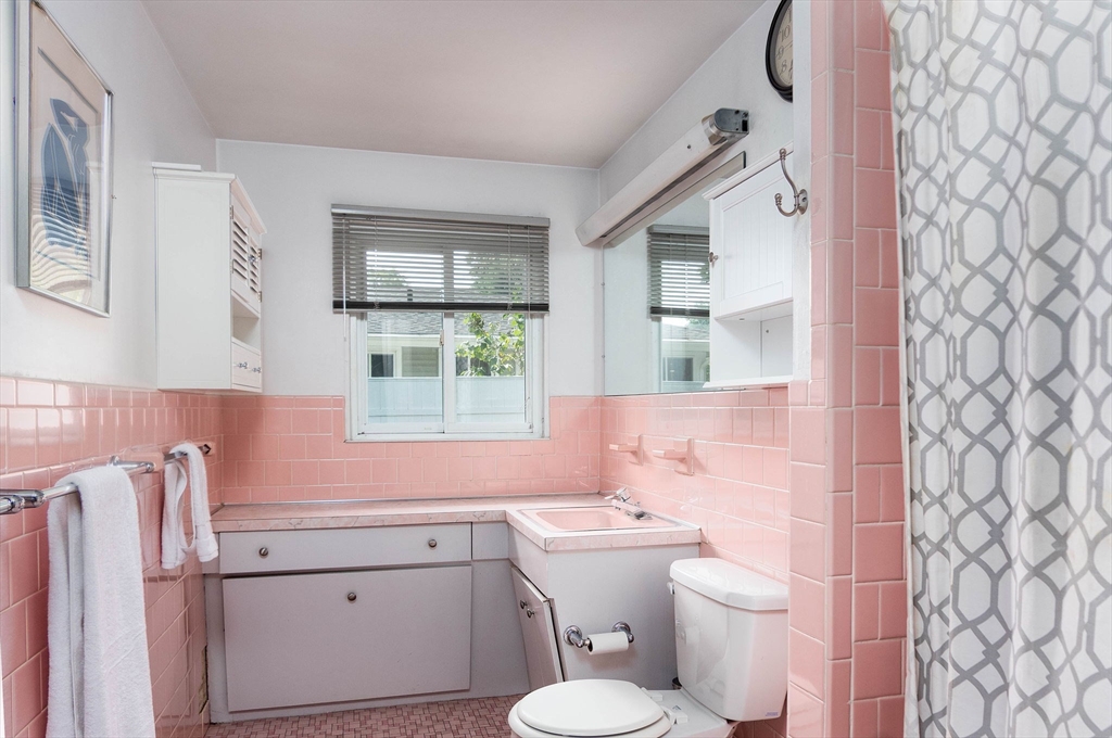 49 Barry Road Worcester, MA 01609 - Photo 29 of 37 Gallery Image 29