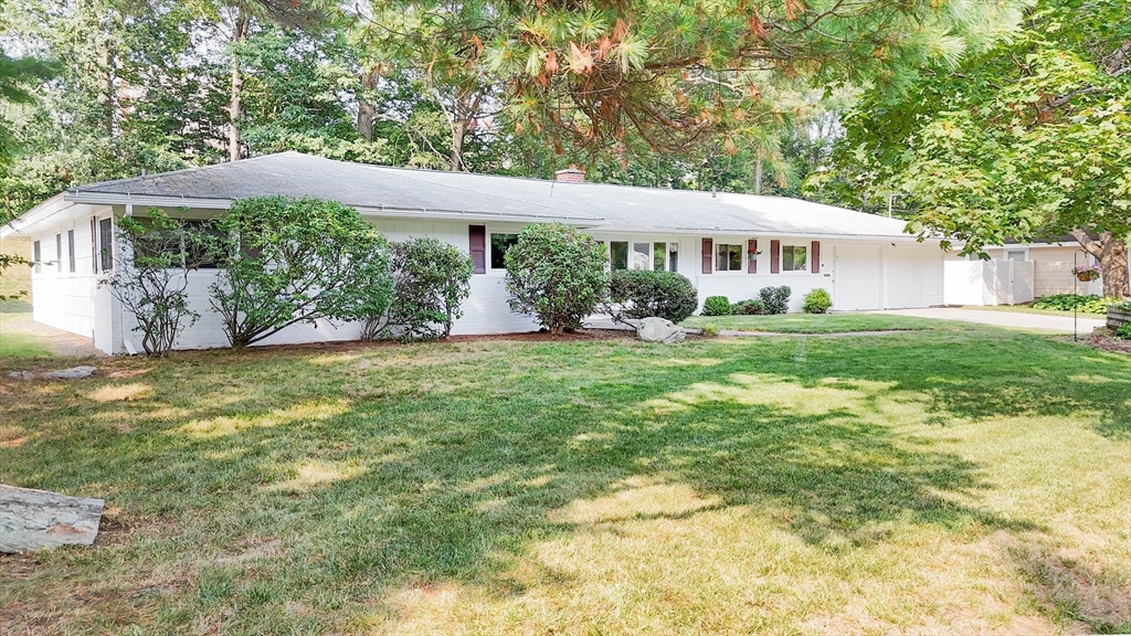 49 Barry Road Worcester, MA 01609 - Photo 3 of 37 Gallery Image 3