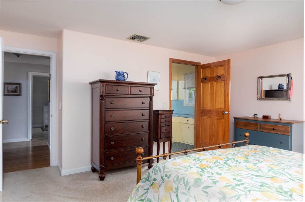 49 Barry Road Worcester, MA 01609 - Photo 31 of 37 Gallery Image 31
