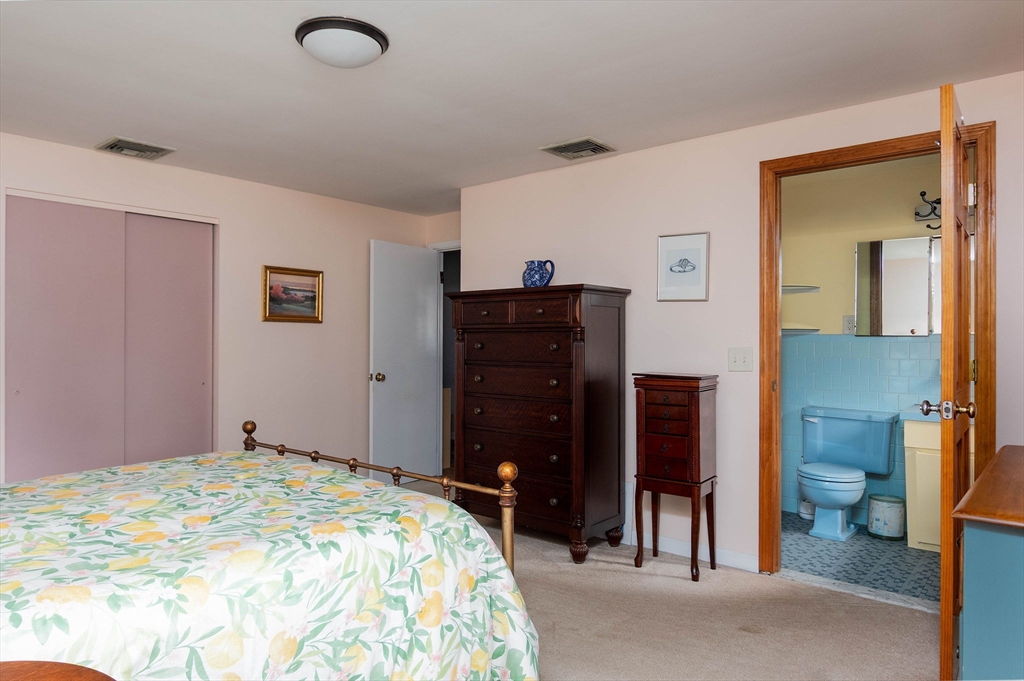 49 Barry Road Worcester, MA 01609 - Photo 32 of 37 Gallery Image 32