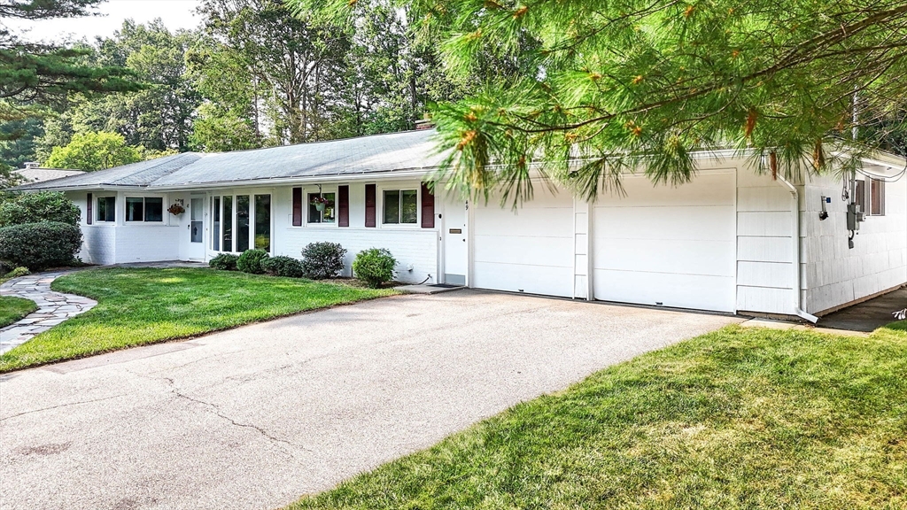 49 Barry Road Worcester, MA 01609 - Photo 4 of 37 Gallery Image 4