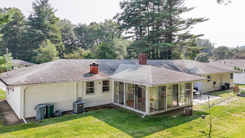 49 Barry Road Worcester, MA 01609 - Photo 5 of 37 Gallery Image 5