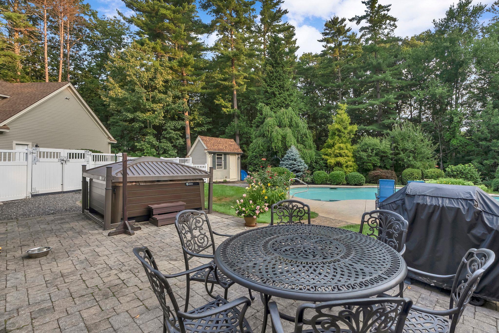 232 Gulf Road Dover, NH 03820 - Photo 13 of 60 Gallery Image 13