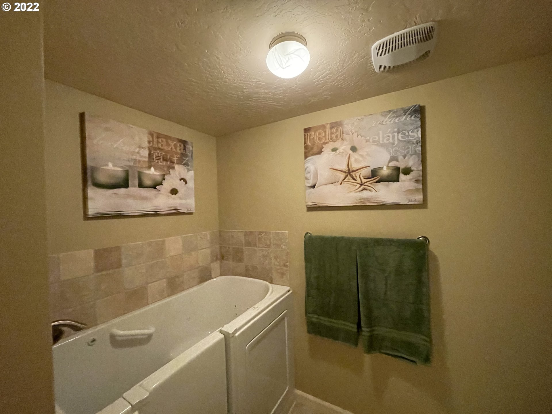 1055 Cedar Loop Lakeside, OR 97449 - Photo 14 of 30 Gallery Image 14