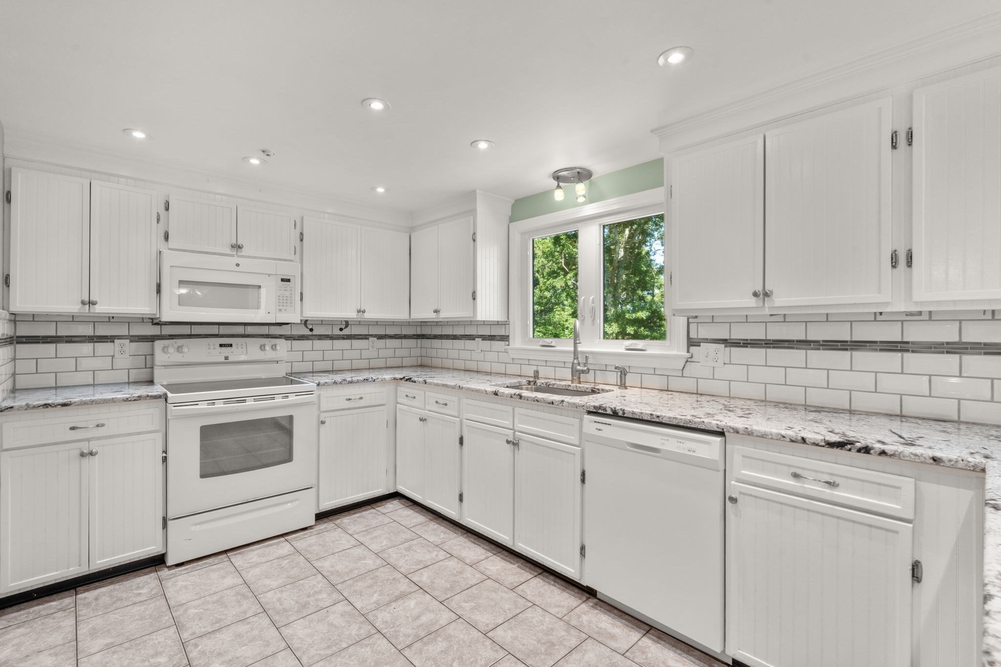 46 Wayne Road Bourne, MA 02532 - Photo 5 of 34 Gallery Image 5