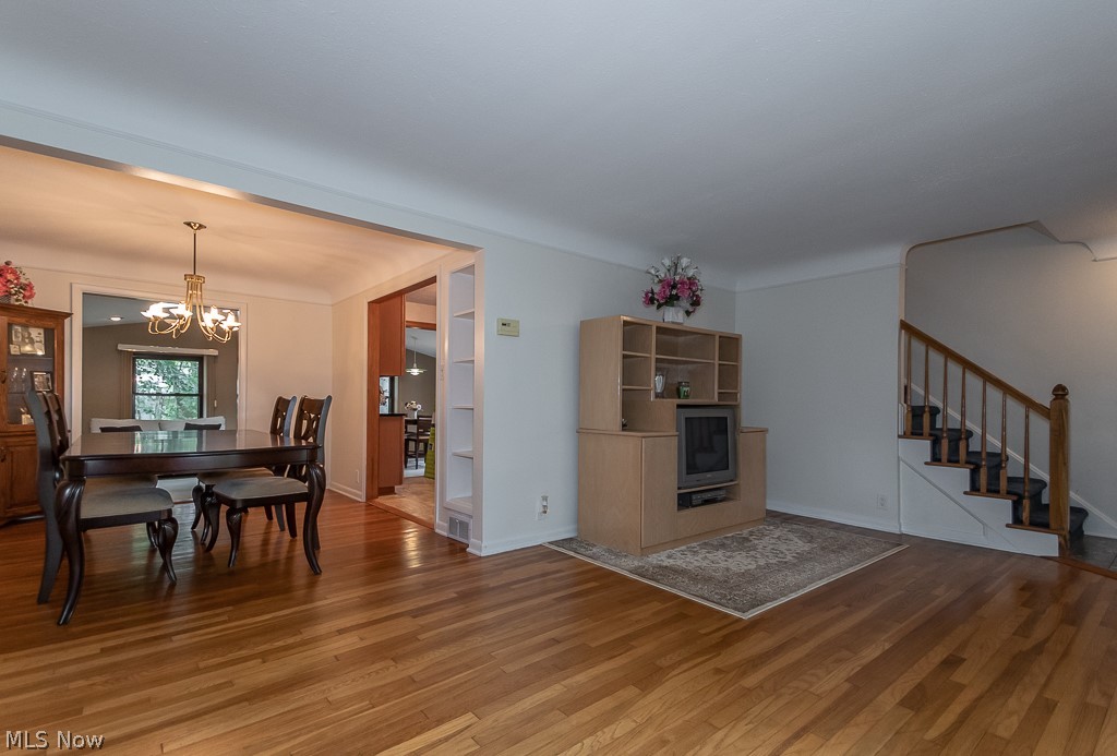 1103 Brainard Road Lyndhurst, OH 44124 - Photo 3 of 23