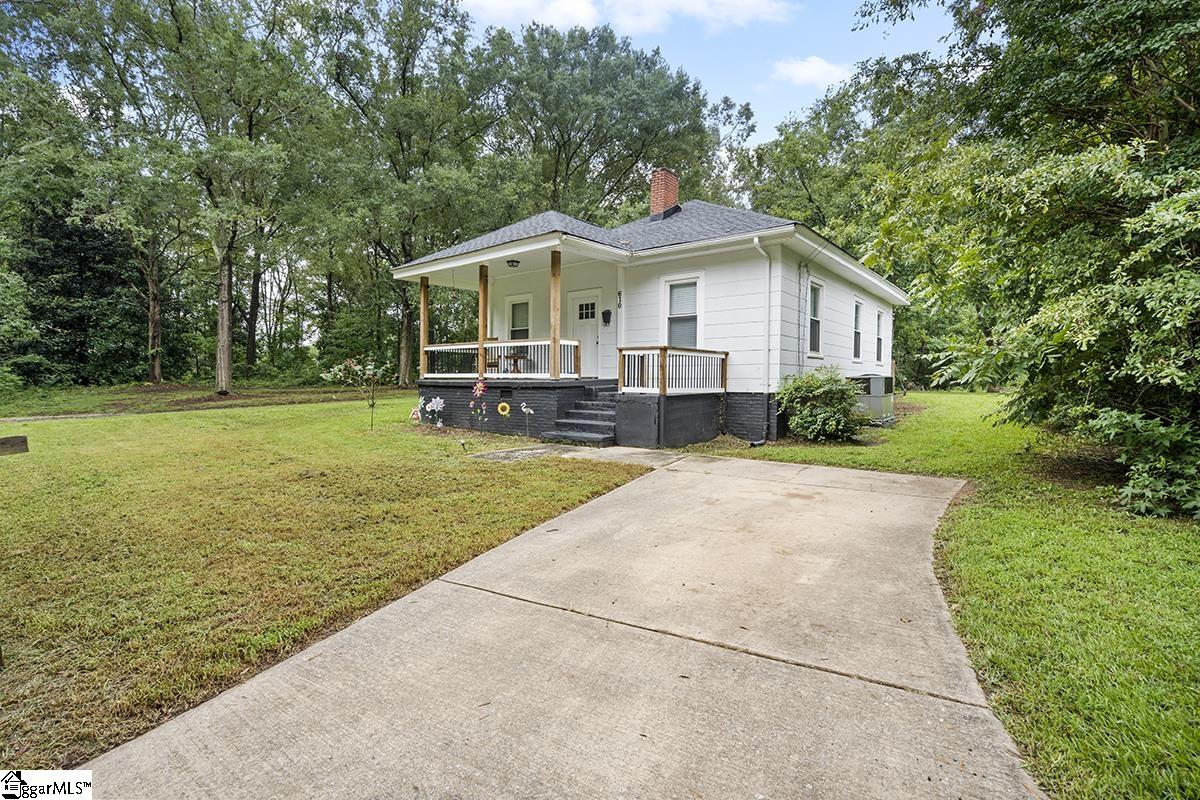 610 Swygert Street Laurens, SC 29360 - Photo 2 of 18