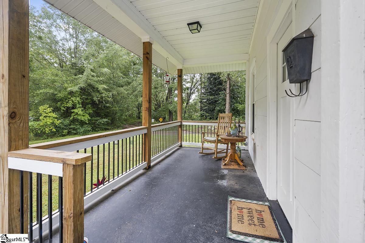 610 Swygert Street Laurens, SC 29360 - Photo 3 of 18