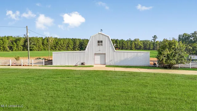 $2,250,000 | 2053 Osyka Progress Road, Osyka, MS 39657