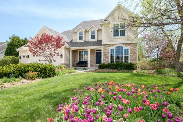 $607,500 | 639 Prairie Hill Avenue, Mukwonago, WI 53149