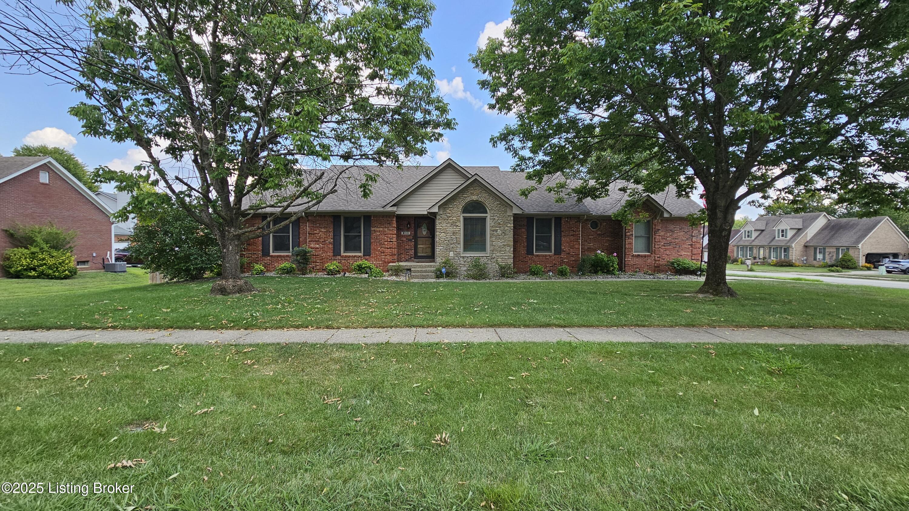 8113 Rome Beauty Way Louisville, KY 40228 - Photo 4 of 103 Front
