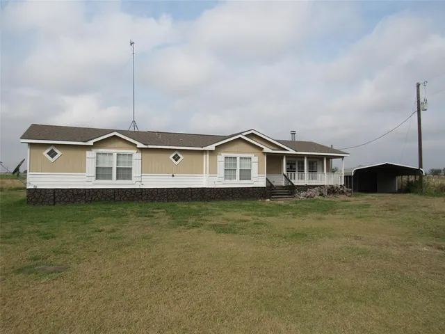 $212,000 | 2009 Bluhm Road, West, TX 76691