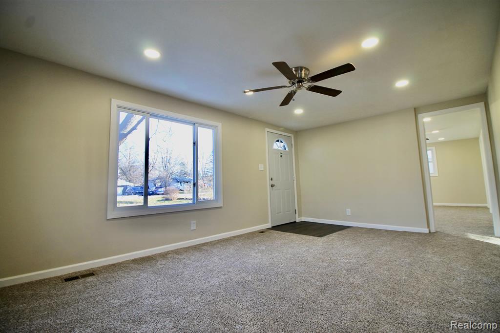 7318 Rory Street Grand Blanc, MI 48439 - Photo 13 of 26