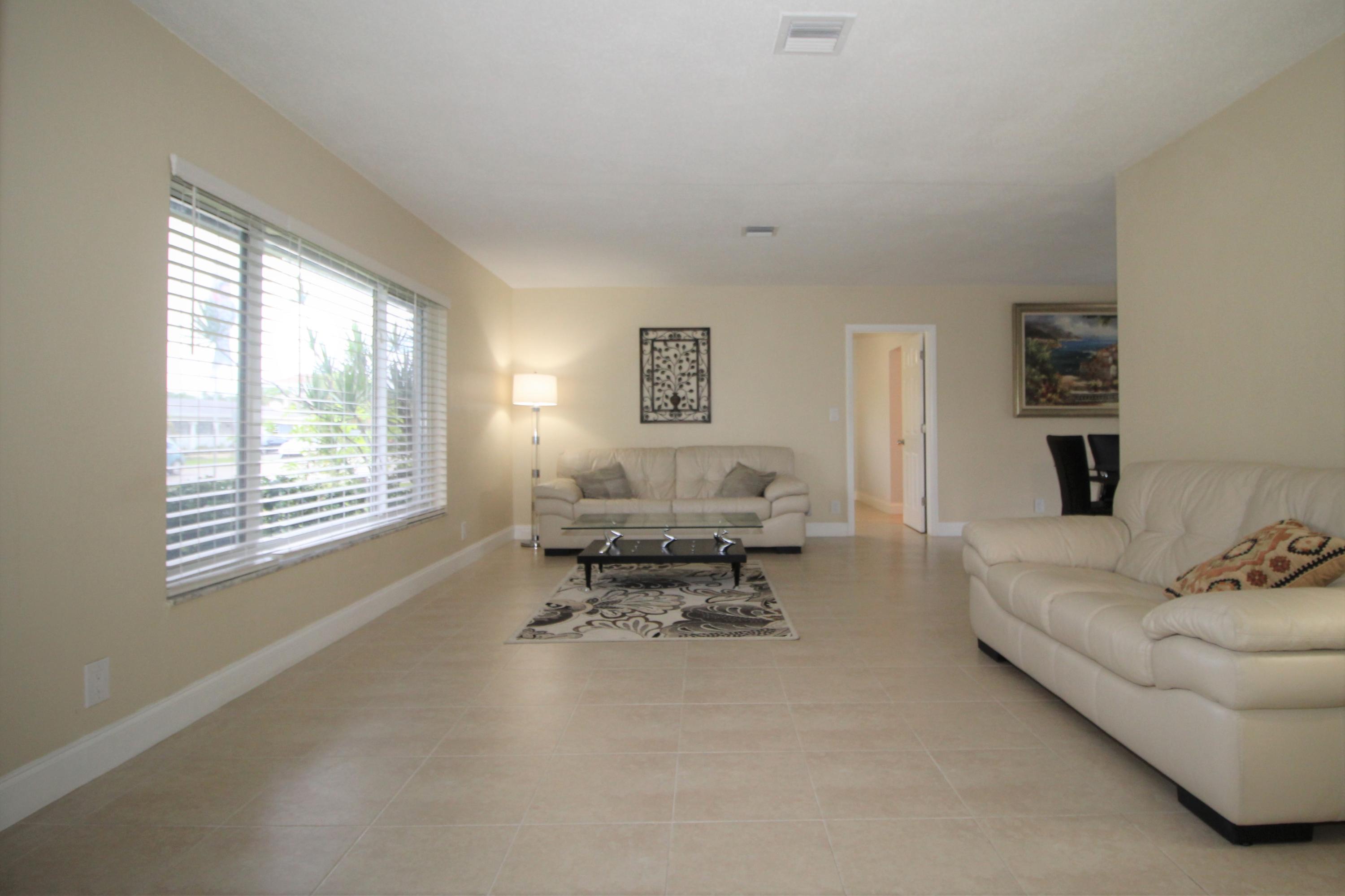498 Northeast 28th Street Boca Raton, FL 33431 - Photo 4 of 36 IMG_5705