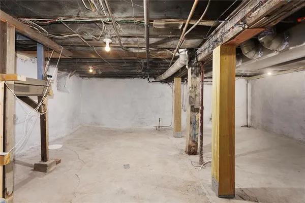 $332,500 | 915 East 29th Street, Kansas City, MO 64109
