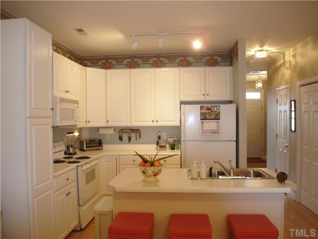 702 Teague Place Durham, NC 27707 - Photo 4 of 12