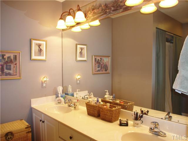 702 Teague Place Durham, NC 27707 - Photo 6 of 12