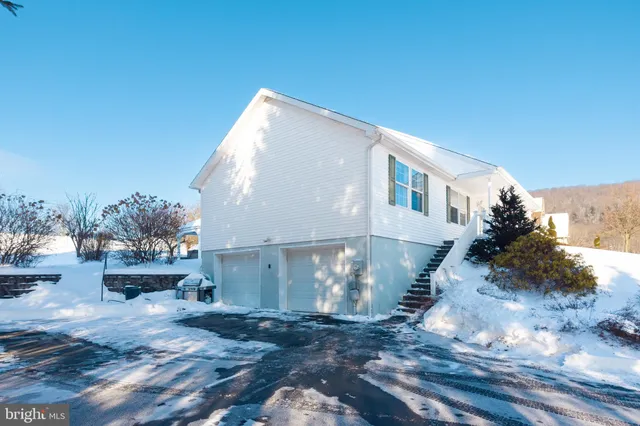 $375,000 | 12 Sajer Road, Pottsville, PA 17901