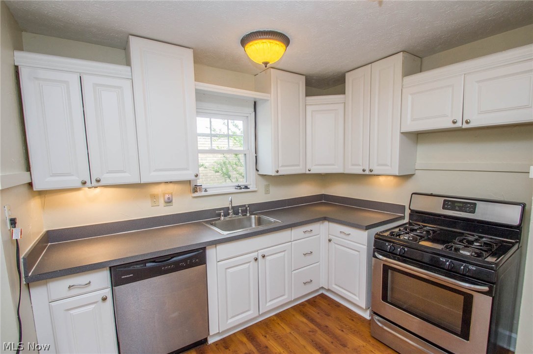 1529 Parkhill Road Cleveland Heights, OH 44121 - Photo 10 of 22