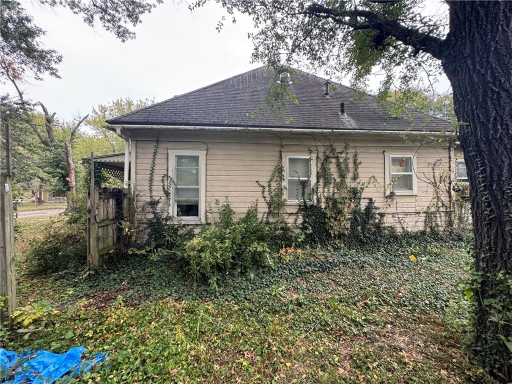 2729 Chess Avenue Parsons, KS 67357 - Photo 2 of 23