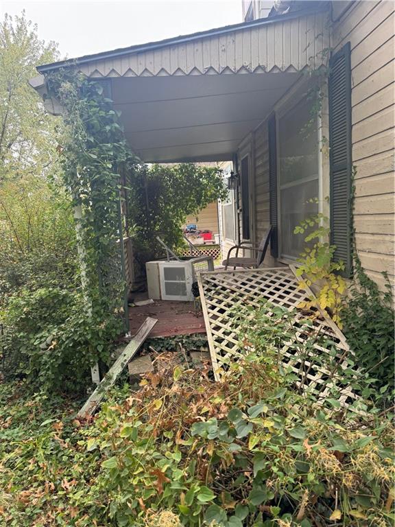 2729 Chess Avenue Parsons, KS 67357 - Photo 3 of 23