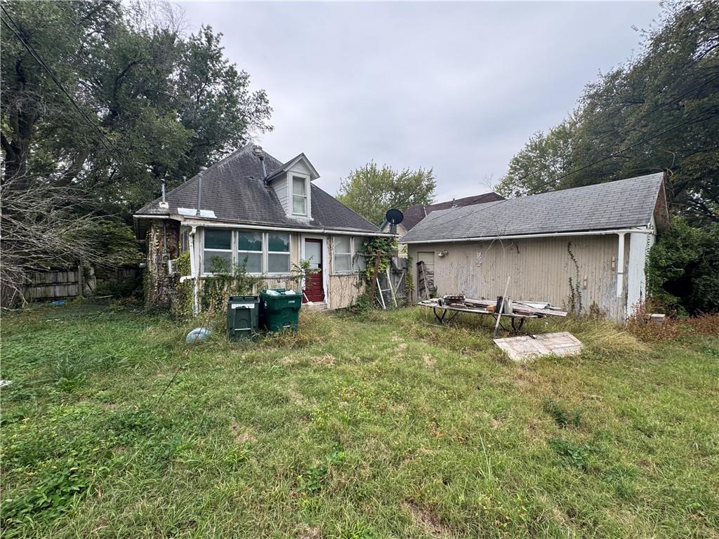 2729 Chess Avenue Parsons, KS 67357 - Photo 5 of 23