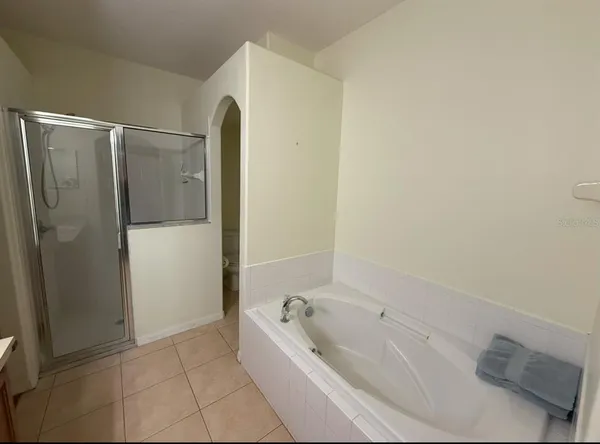 $2,050 | 6928 Surrey Oak Drive, Apollo Beach, FL 33572