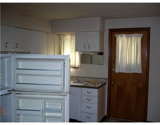 811 Guys Run Road Pittsburgh, PA 15238 - Photo 3 of 7 Kitchen.