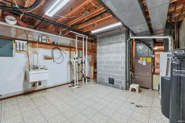 $535,000 | 12127 Mahogany Drive, Fort Wayne, IN 46814