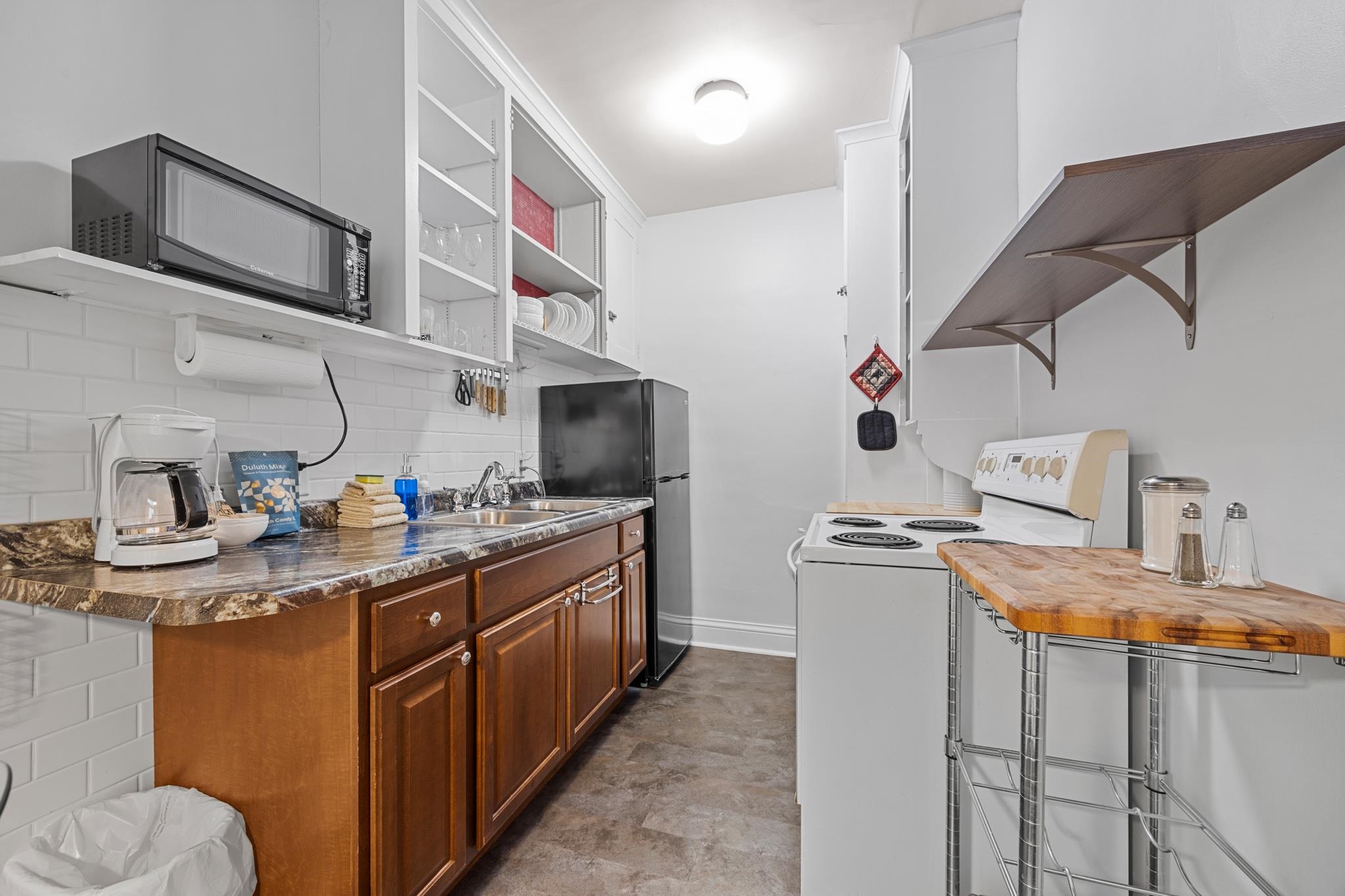 601 1st Avenue Two Harbors, MN 55616 - Photo 72 of 99 Unit #4 Kitchen