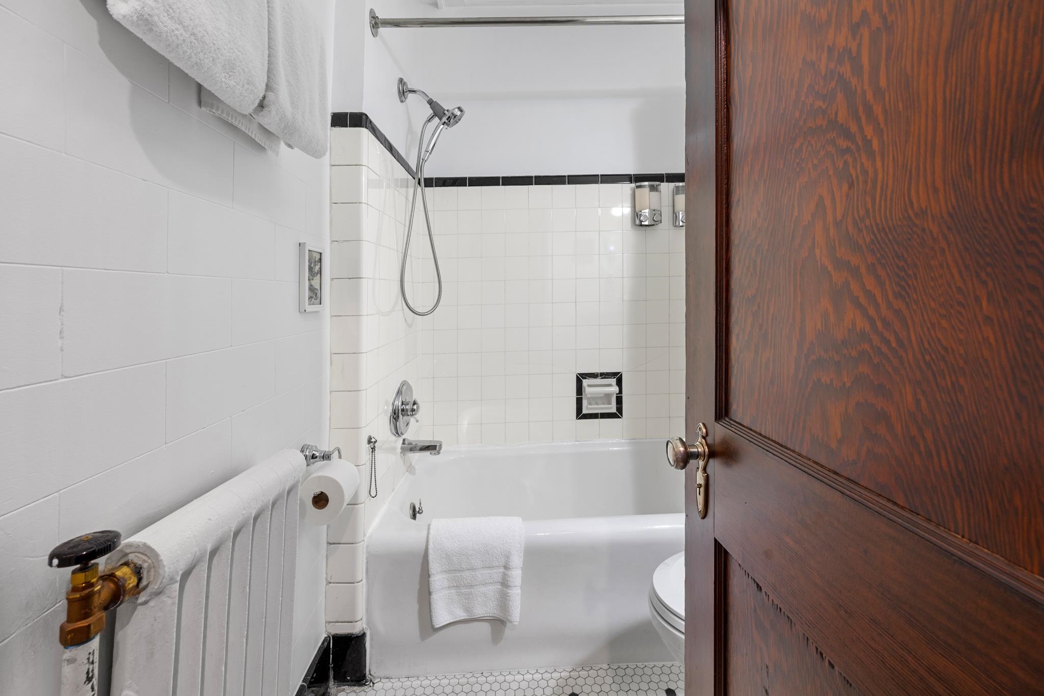 601 1st Avenue Two Harbors, MN 55616 - Photo 74 of 99 Unit #4 Bathroom