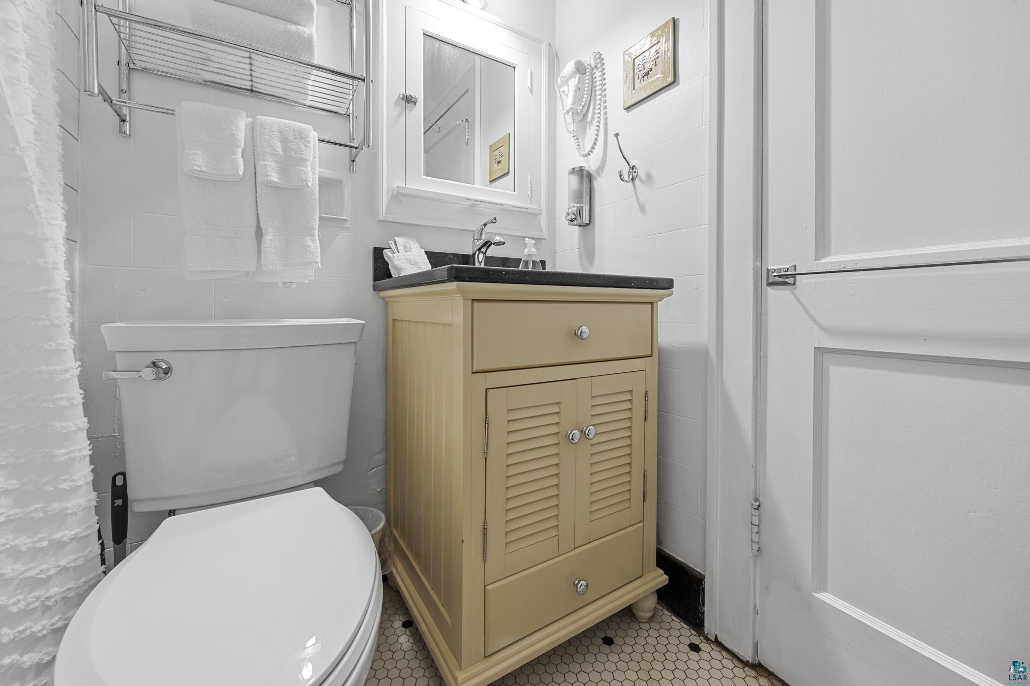 601 1st Avenue Two Harbors, MN 55616 - Photo 75 of 99 Unit #4 Bathroom