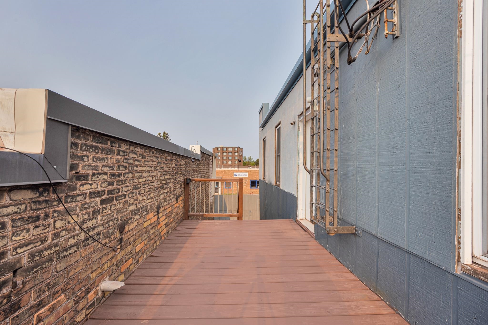 601 1st Avenue Two Harbors, MN 55616 - Photo 8 of 99 Back Deck