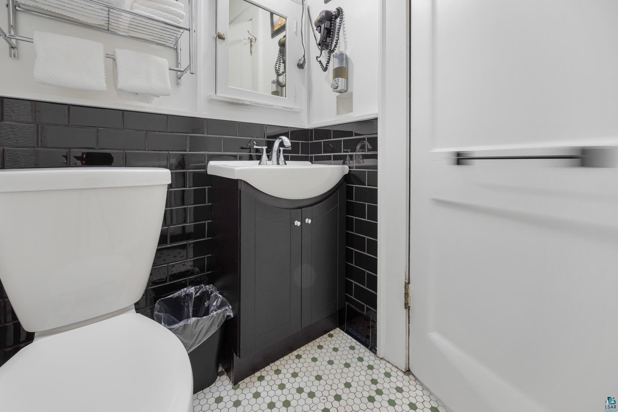 601 1st Avenue Two Harbors, MN 55616 - Photo 99 of 99 Unit #6 Bathroom