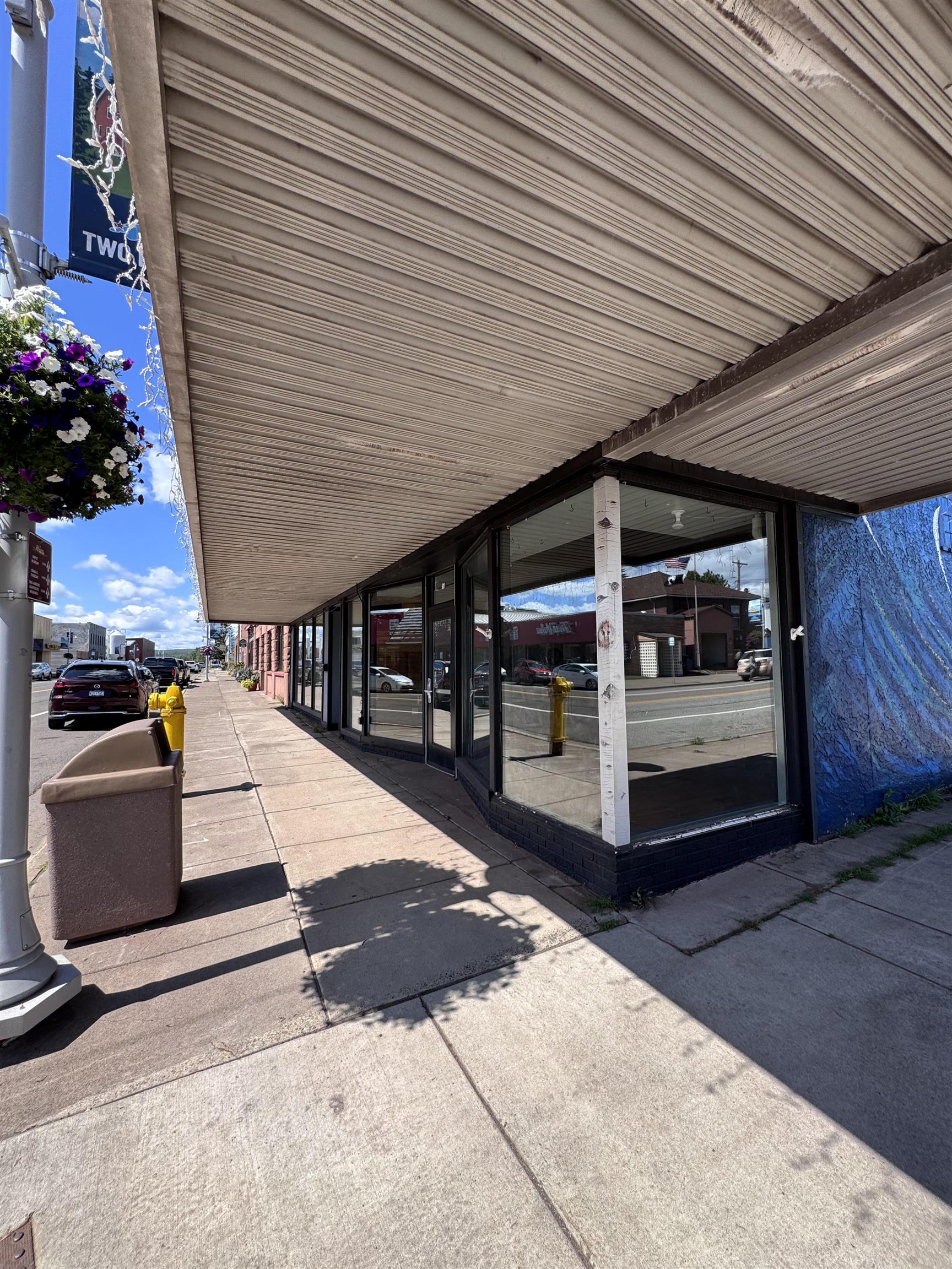601 1st Avenue Two Harbors, MN 55616 - Photo 10 of 99 Corner Entrance of Commercial Rental Space