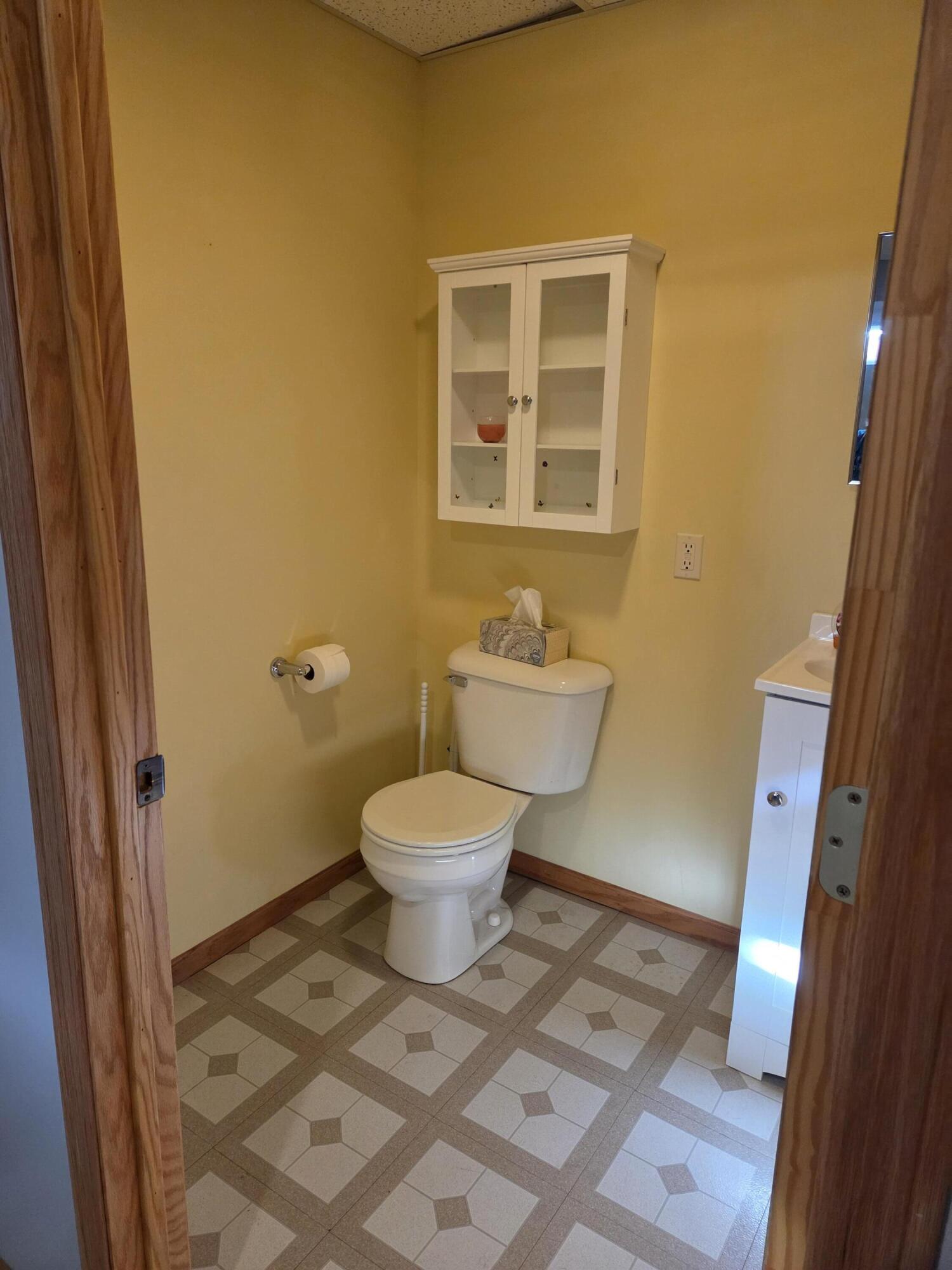 2209 Virginia Drive Manitowoc, WI 54220 - Photo 20 of 27 20260115_092305