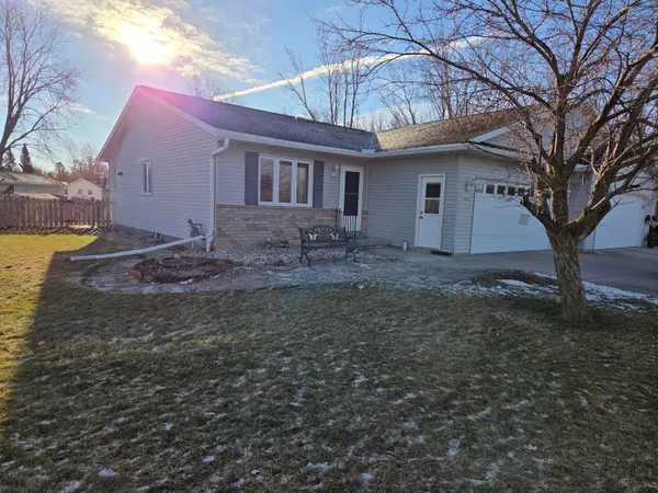 $280,000 | 2209 Virginia Drive, Manitowoc, WI 54220