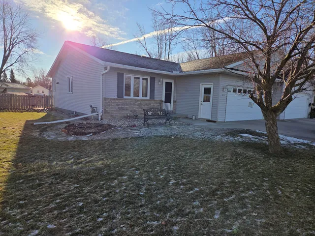 $285,000 | 2209 Virginia Drive, Manitowoc, WI 54220