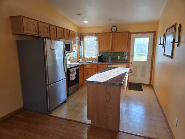 $280,000 | 2209 Virginia Drive, Manitowoc, WI 54220