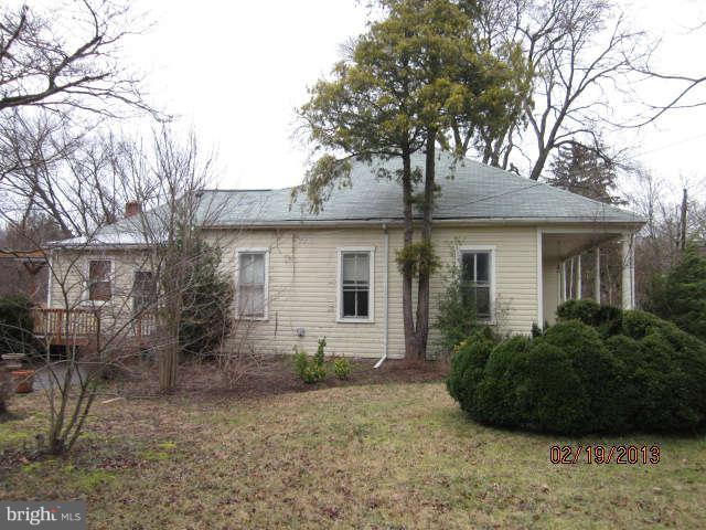 22022 Dickerson Road Dickerson, MD 20842 - Photo 17 of 23 Exterior (General)