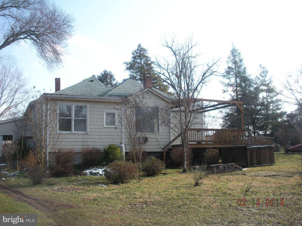 22022 Dickerson Road Dickerson, MD 20842 - Photo 20 of 23 Exterior (Rear)