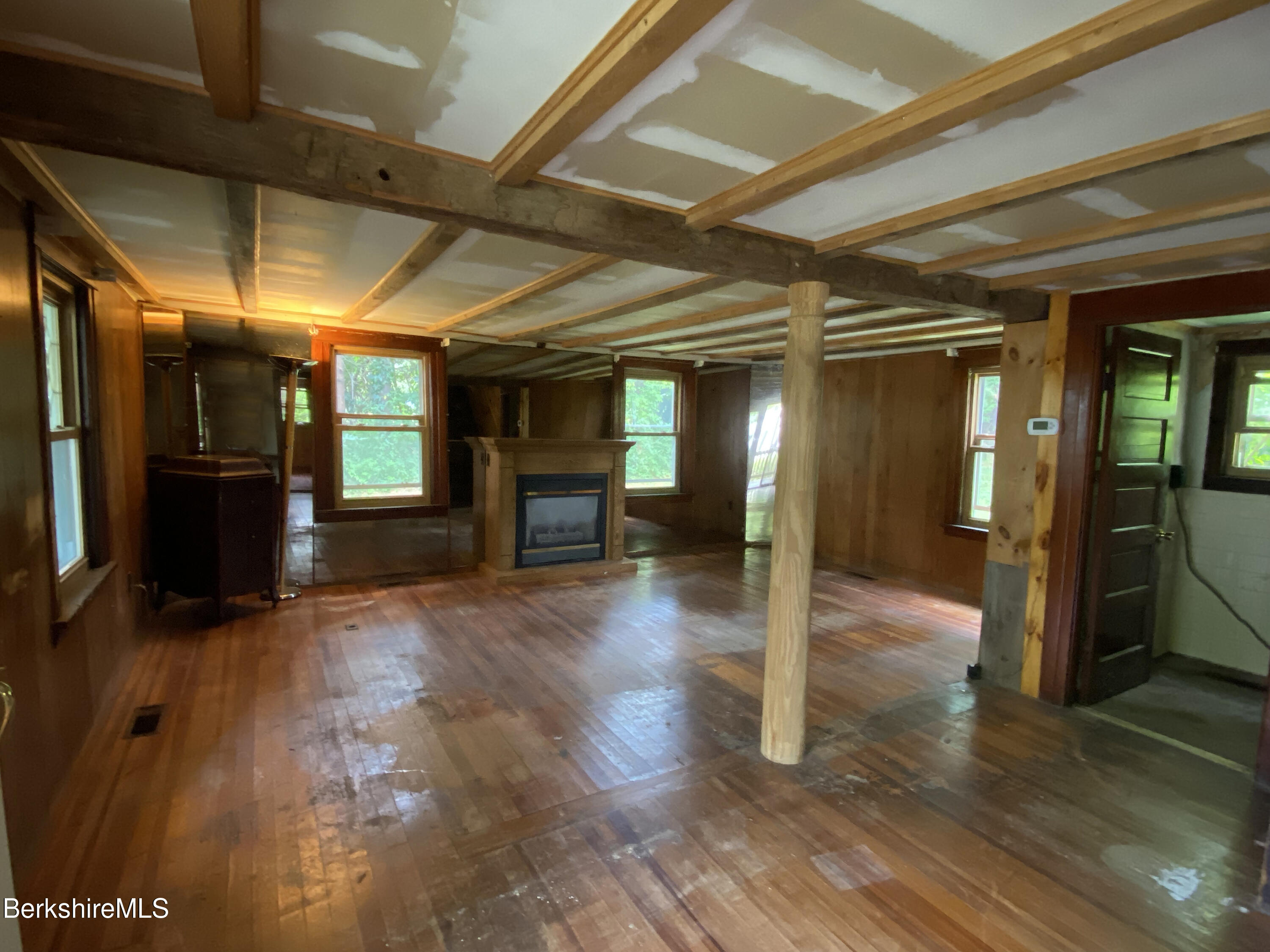 260 Stockbridge Road Lee, MA 01238 - Photo 11 of 21 Living2