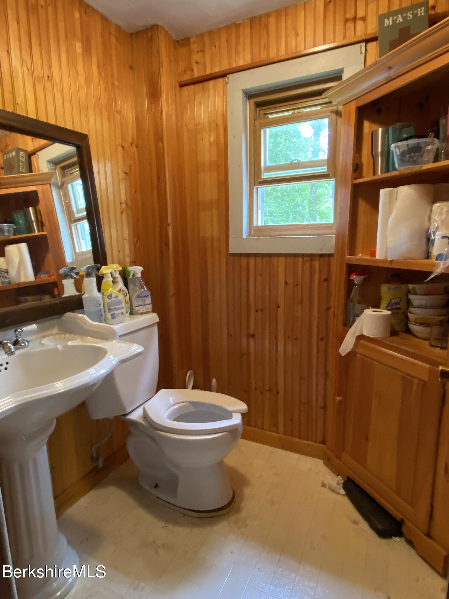 260 Stockbridge Road Lee, MA 01238 - Photo 20 of 21 Bath2