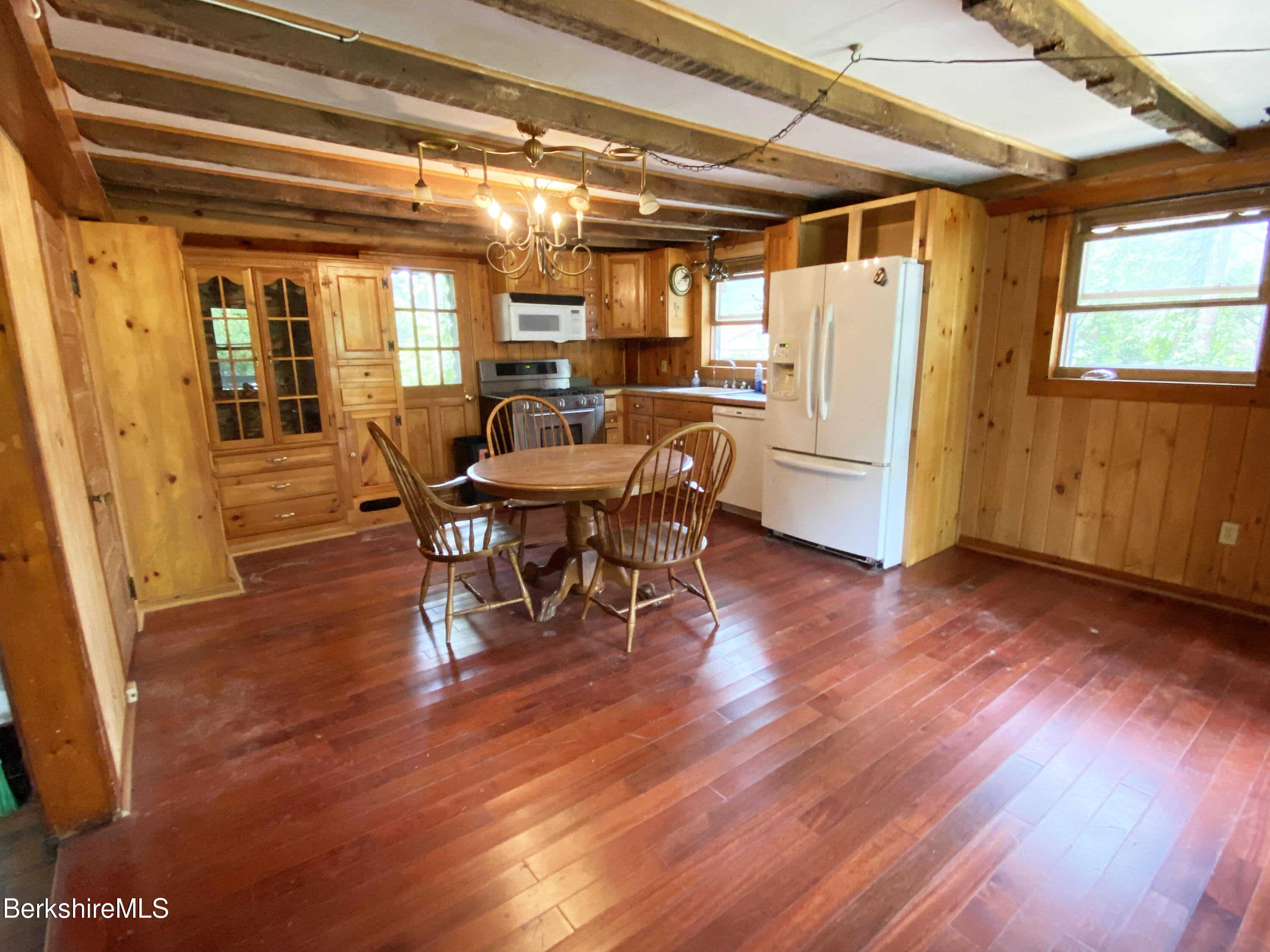 260 Stockbridge Road Lee, MA 01238 - Photo 6 of 21 Kitchen2