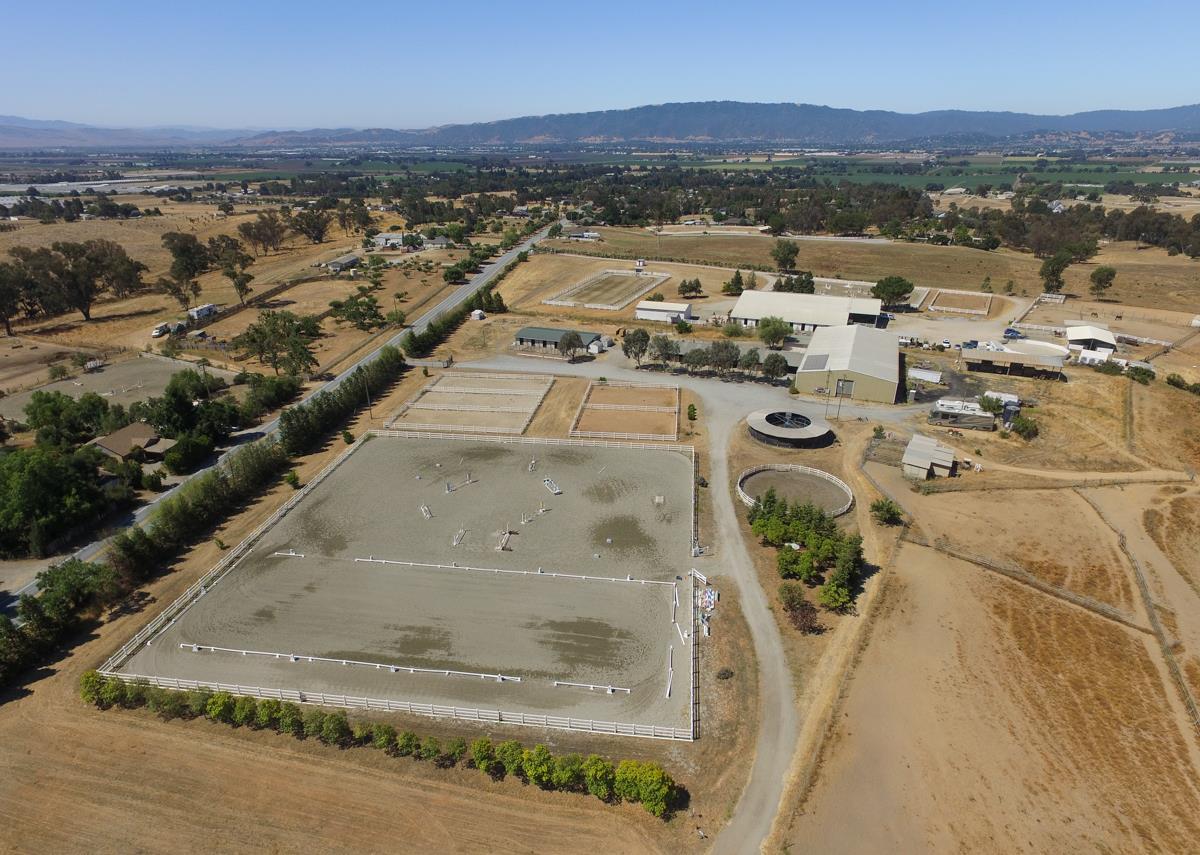 3245 Roop Road Gilroy, CA 95020 - Photo 10 of 35 a view of a city