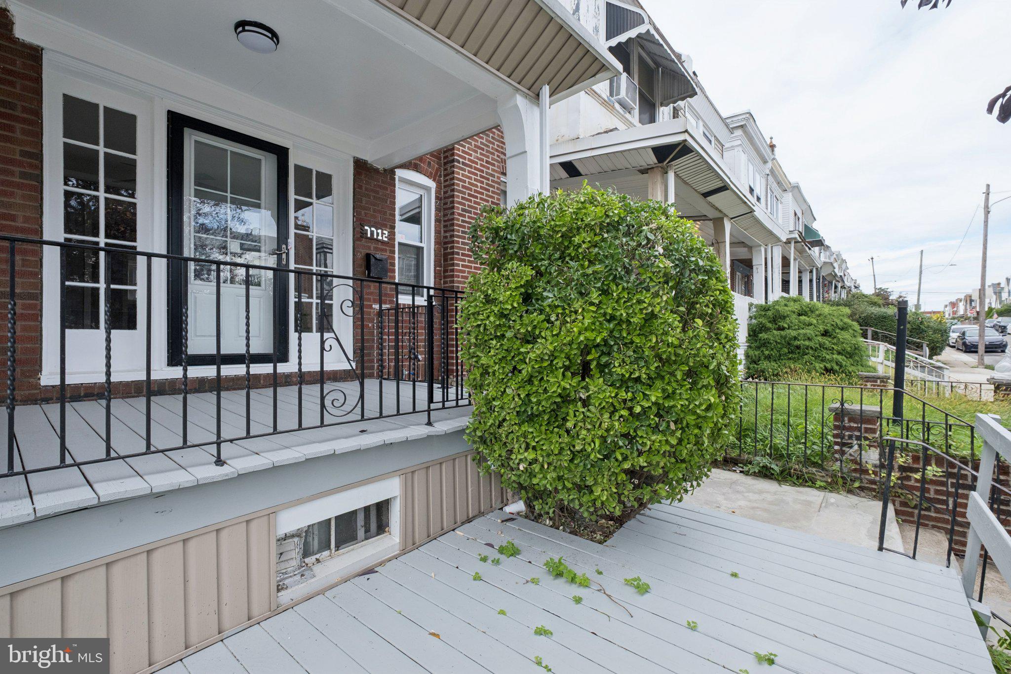 7712 Temple Road Philadelphia, PA 19150 - Photo 29 of 38 Front Porch